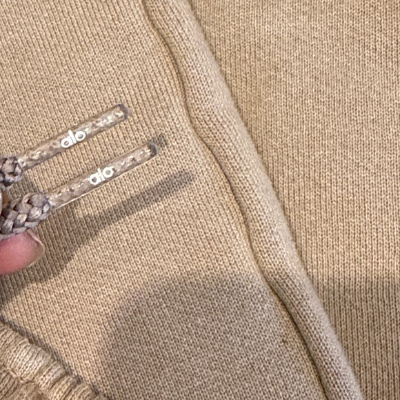 ALO Yoga Accolade Crew and Sweats in Taupe - Picture 4 of 4
